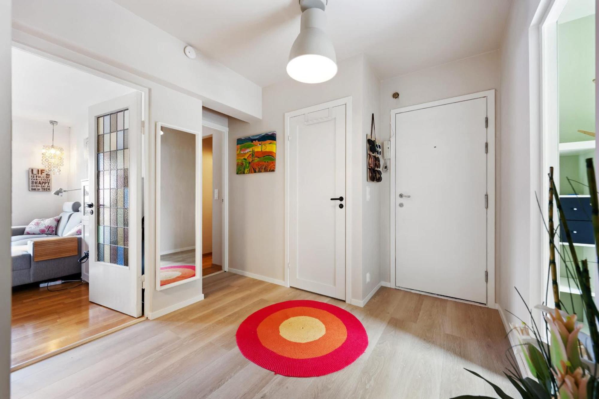 Roomsly - Free Parking In Peaceful Area *
